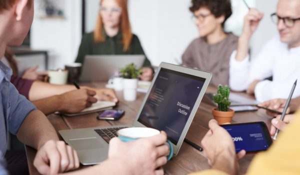 آلية تقديم العطاءات